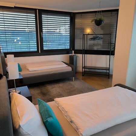 Im Herzen Von Wiesdorf- Blick Auf Das Bayer-Kreuz -Appartement Mit 2 Schlafzimmern-Fuer 3 Personen -Zentral Gelegen - Friedrich Ebert Platz 5A , 4Te Etage - Dachterrasse Und Sauna - Kaution Pflicht - Leverkusen Ngoại thất bức ảnh