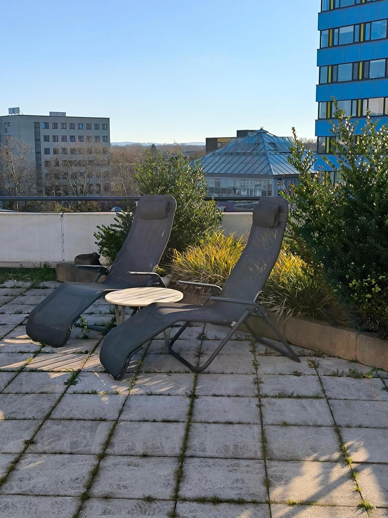 Im Herzen Von Wiesdorf- Blick Auf Das Bayer-Kreuz -Appartement Mit 2 Schlafzimmern-Fuer 3 Personen -Zentral Gelegen - Friedrich Ebert Platz 5A , 4Te Etage - Dachterrasse Und Sauna - Kaution Pflicht - Leverkusen Ngoại thất bức ảnh