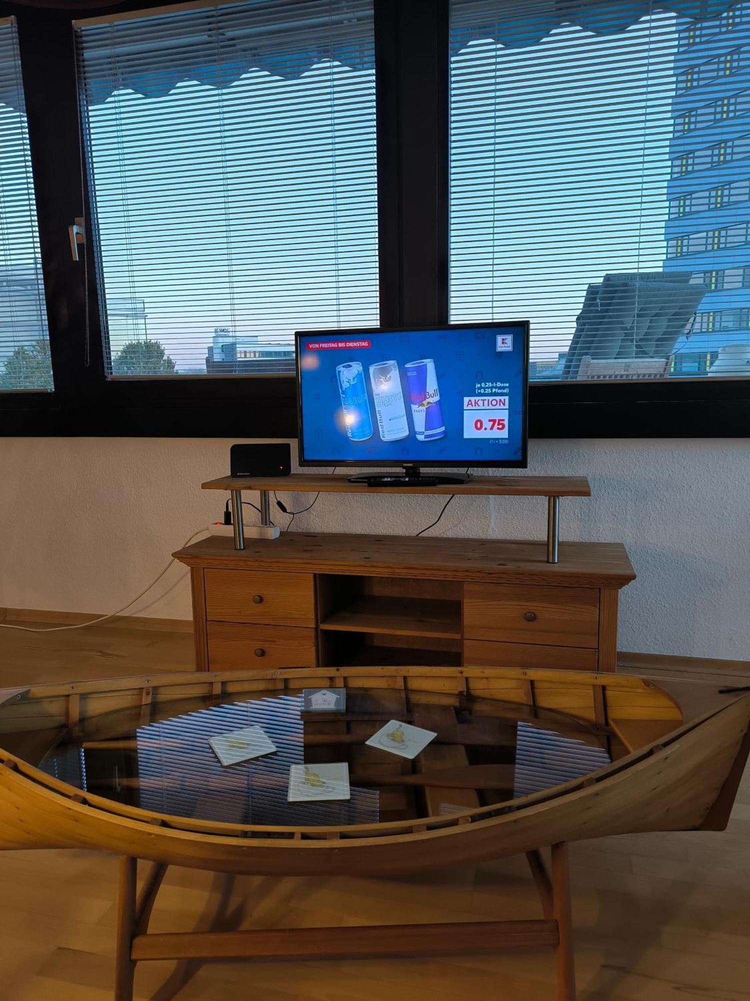 Im Herzen Von Wiesdorf- Blick Auf Das Bayer-Kreuz -Appartement Mit 2 Schlafzimmern-Fuer 3 Personen -Zentral Gelegen - Friedrich Ebert Platz 5A , 4Te Etage - Dachterrasse Und Sauna - Kaution Pflicht - Leverkusen Ngoại thất bức ảnh