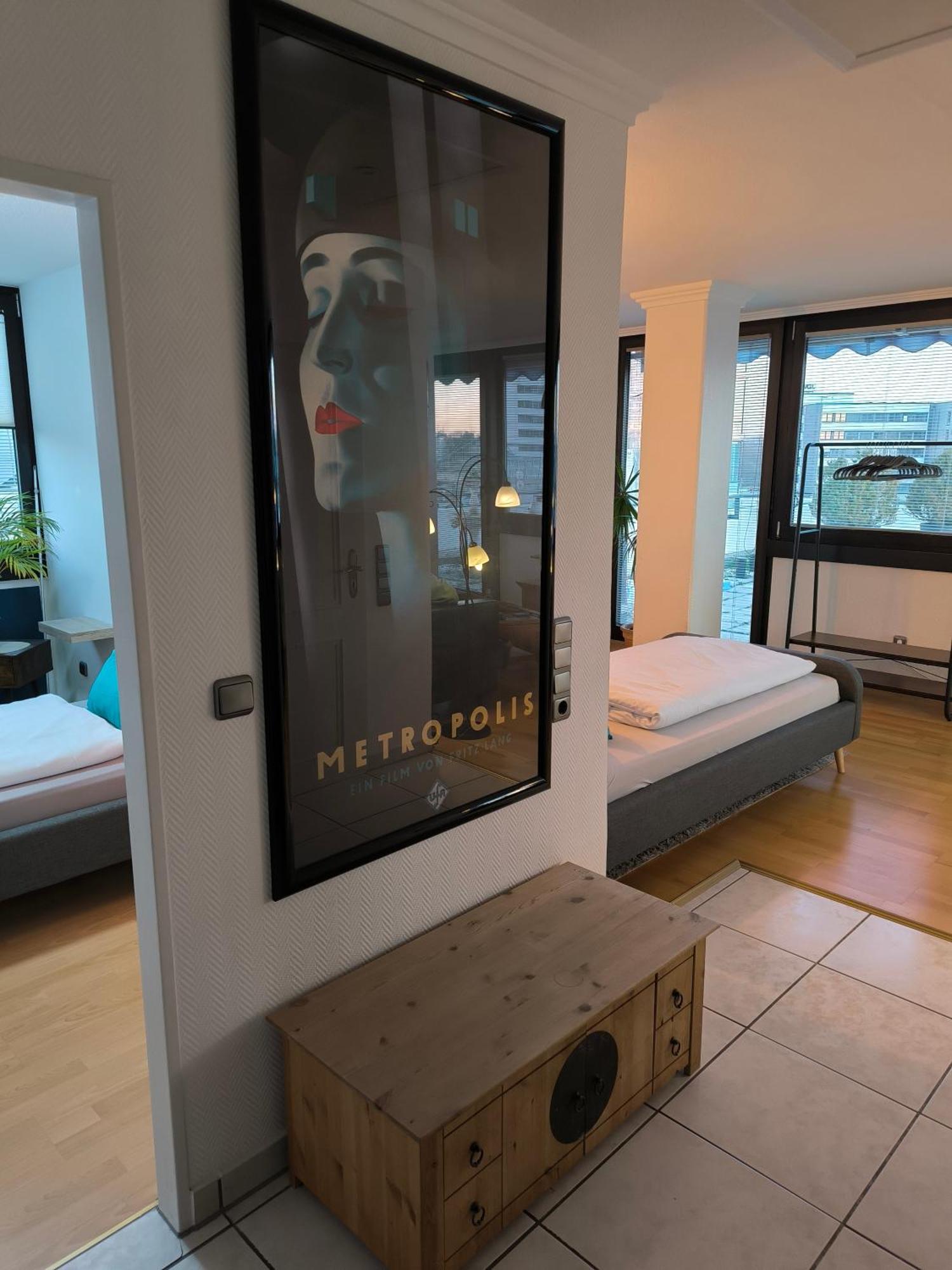 Im Herzen Von Wiesdorf- Blick Auf Das Bayer-Kreuz -Appartement Mit 2 Schlafzimmern-Fuer 3 Personen -Zentral Gelegen - Friedrich Ebert Platz 5A , 4Te Etage - Dachterrasse Und Sauna - Kaution Pflicht - Leverkusen Ngoại thất bức ảnh
